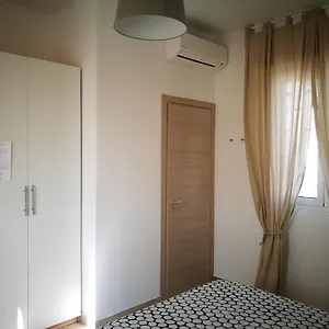 Apartman Simply House In, Bari